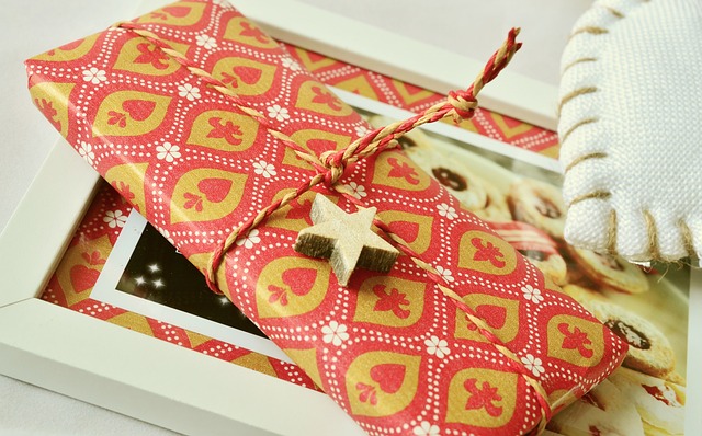 gift, packaging, cord, christmas gift, wrapped up, christmas, wrapping paper, wrap up, gift wrapping